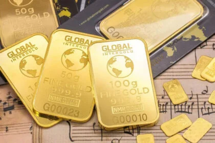 10 Reasons to Invest in Gold