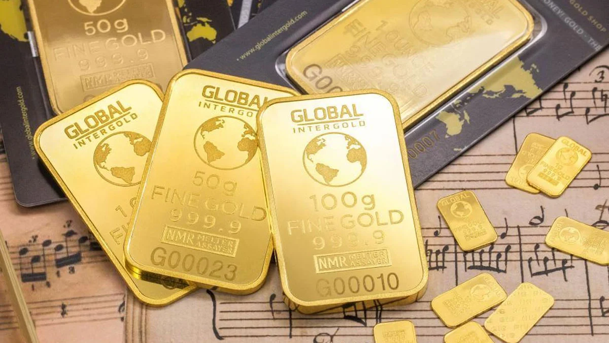 10 Reasons to Invest in Gold